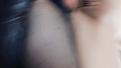 灯熄了，有的人睡着，有的人睡了，有的人还在奋战当中，人妖大战真女！